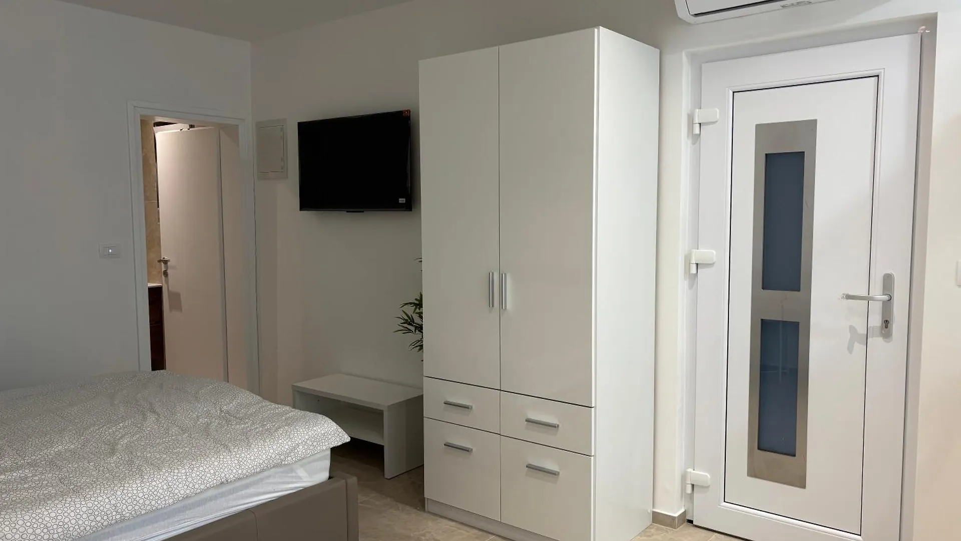 Apartment Deluxe 法扎纳