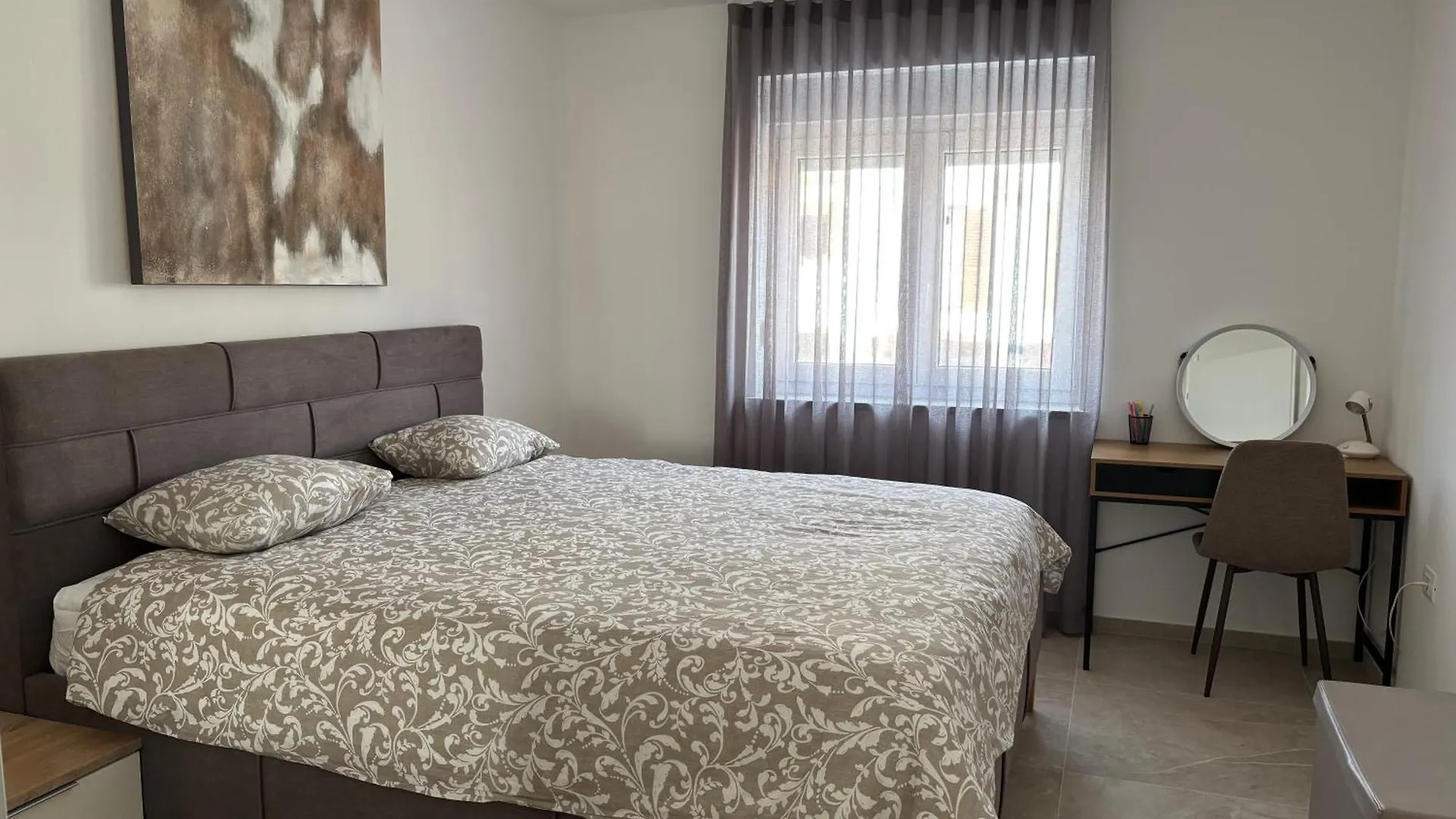 Apartment Deluxe 法扎纳